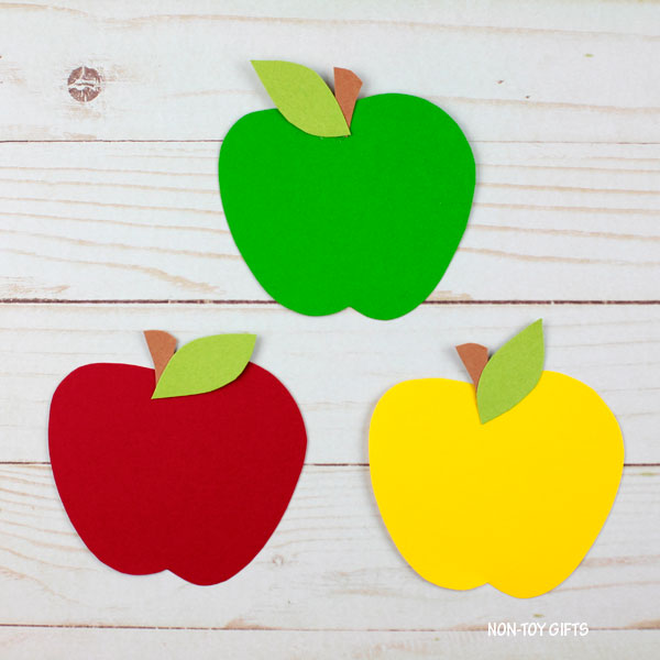 Яблоко из бумаги – яркая поделка для детского сада