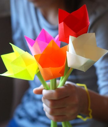 Как сделать тюльпаны из бумаги своими руками